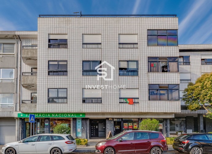 Apartamento T2 | A 350 m da Estação de Metro | Lug. Garagem e Arrumos | Excelente estado conservação