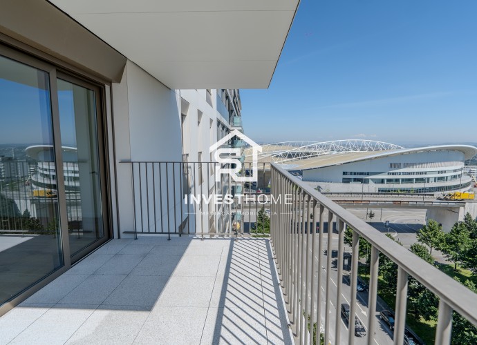 Apartamento T3 | Construção 2024 | Metro | Varanda | Lug Garagem