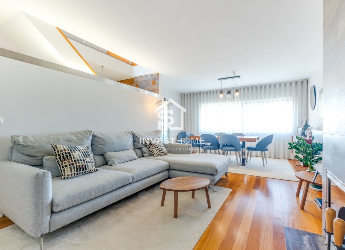 Apartamento T4 | Duplex | Recuado | Vista Mar | Metro | Lug Garagem