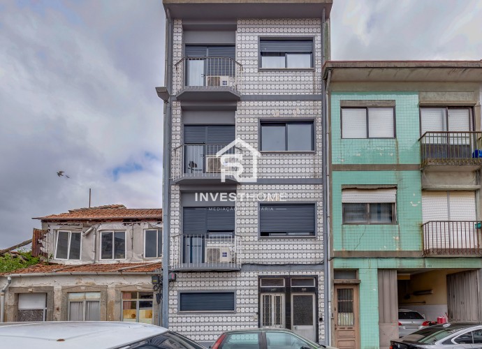 Prédio | 4 Apartamentos T2 | Licença AL ativa | Porto