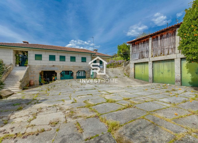 Quinta c/ 17.000m2 | 1 Moradia T4 | 6 Moradias em Ruína | Investidores