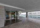 Apartamento T2 | 2 Frentes | 2011 | Varanda | 2 Lug Garagem | Arrumos