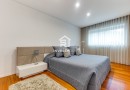 Apartamento T2 | 2 Frentes | 2011 | Varanda | 2 Lug Garagem | Arrumos
