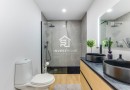 Apartamento T2 | Renovado | Metro | Garagem 2 viaturas | Arrumos