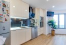 Apartamento T2 | Renovado | Metro | Garagem 2 viaturas | Arrumos
