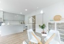 Moradia T3 | Renovada | 3 Frentes | Terraço| Box | Praia Aguda 400m