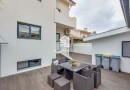 Moradia T3 | Renovada | 3 Frentes | Terraço| Box | Praia Aguda 400m