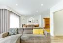 Moradia T3 | Renovada | 3 Frentes | Terraço| Box | Praia Aguda 400m