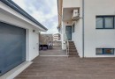 Moradia T3 | Renovada | 3 Frentes | Terraço| Box | Praia Aguda 400m