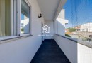 Moradia T4 totalmente remodelada | Metro à porta | Jardim | Box 2 carros | Varandas