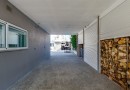 Moradia T4 totalmente remodelada | Metro à porta | Jardim | Box 2 carros | Varandas