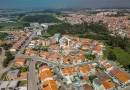 Moradia T4 totalmente remodelada | Metro à porta | Jardim | Box 2 carros | Varandas
