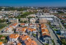 Moradia T4 totalmente remodelada | Metro à porta | Jardim | Box 2 carros | Varandas