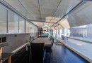 Moradia T4 totalmente remodelada | Metro à porta | Jardim | Box 2 carros | Varandas