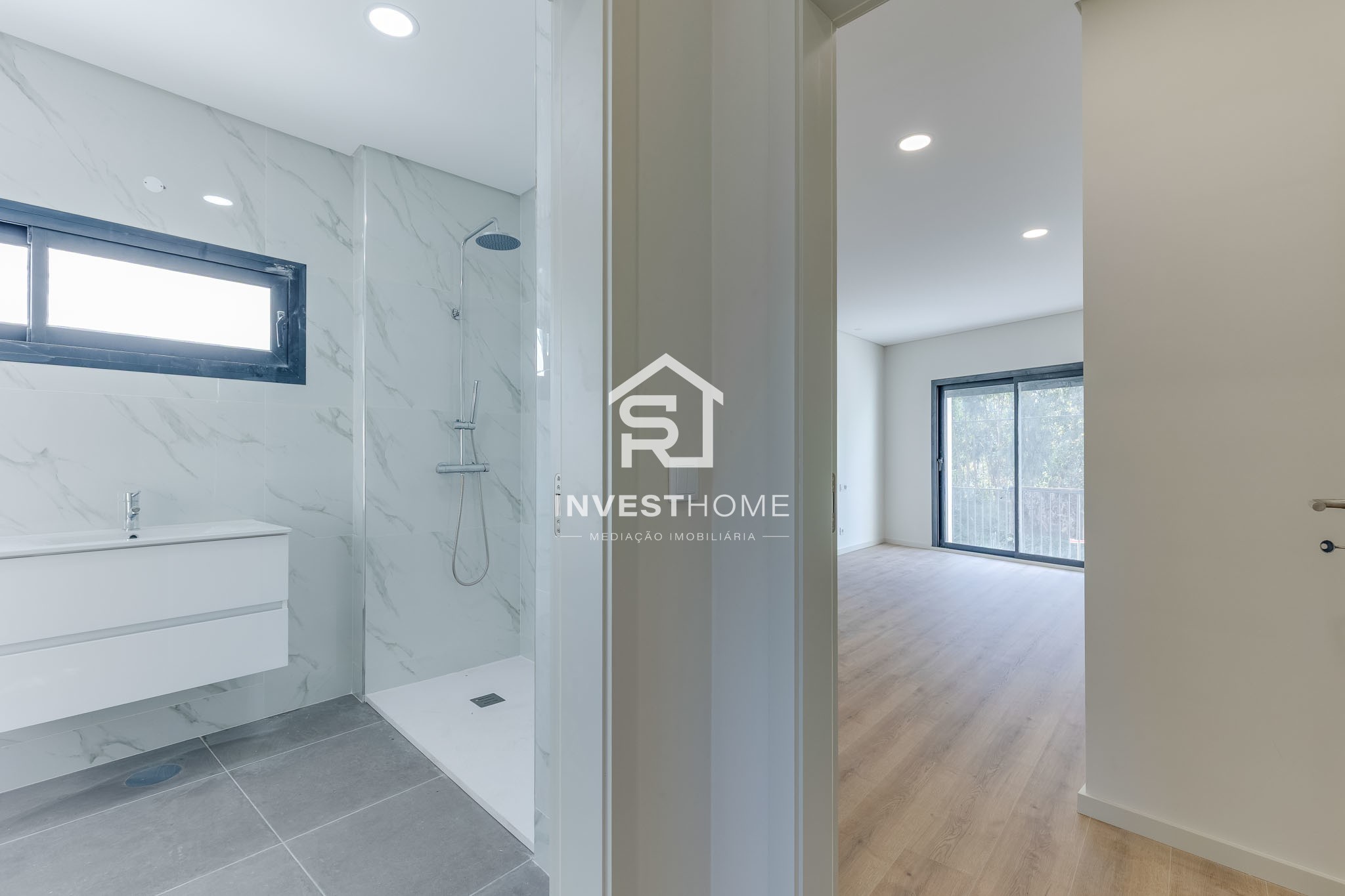 Andar Moradia T3 duplex | 3 Frentes|1º Piso | Rooftop| Box 