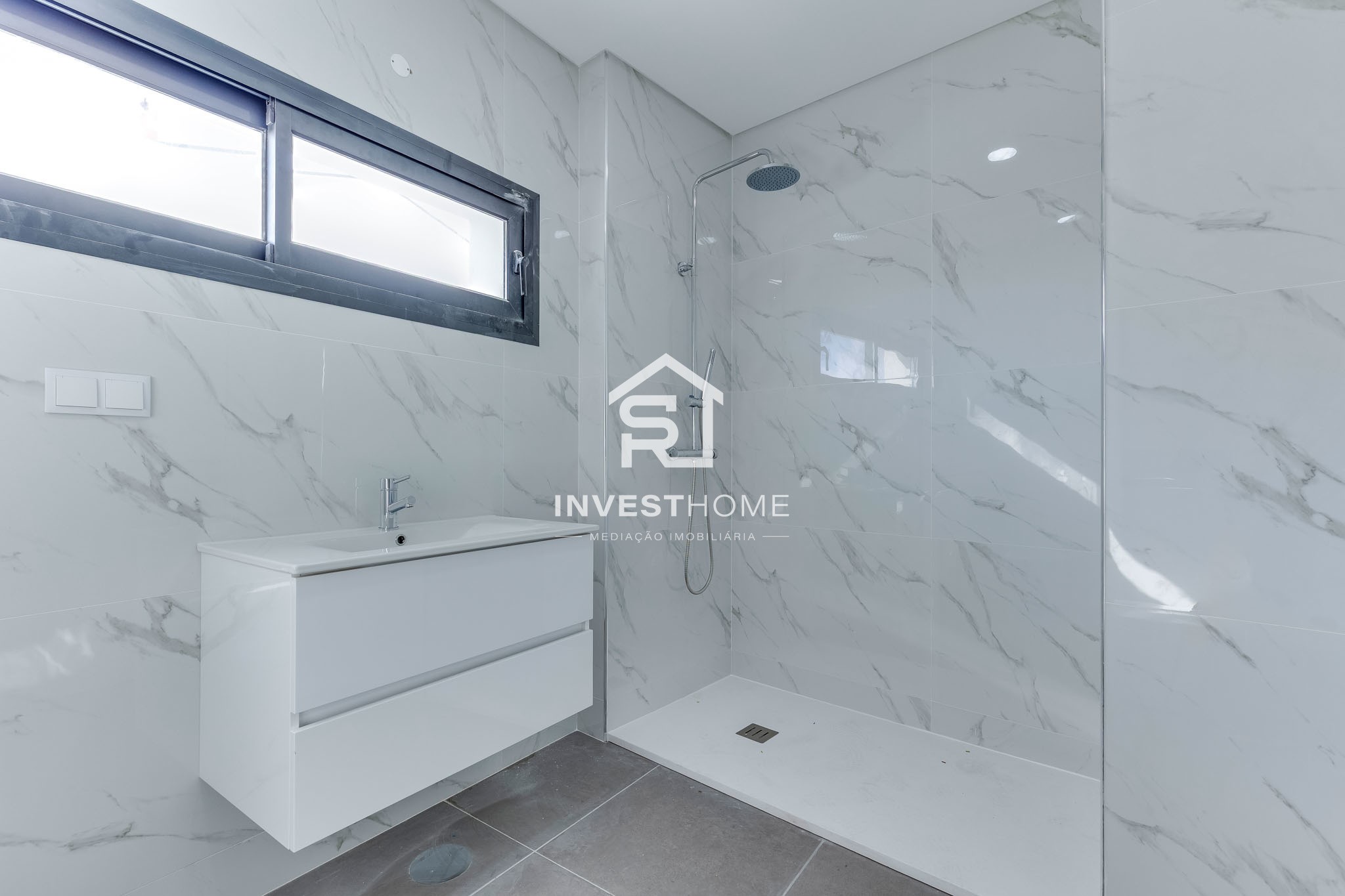 Andar Moradia T3 duplex | 3 Frentes|1º Piso | Rooftop| Box 