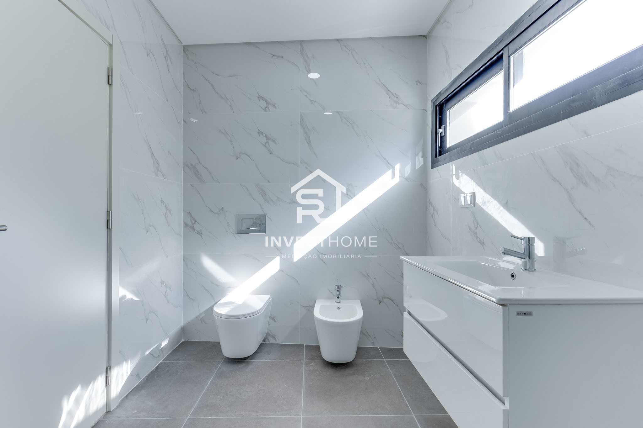 Andar Moradia T3 duplex | 3 Frentes|1º Piso | Rooftop| Box 