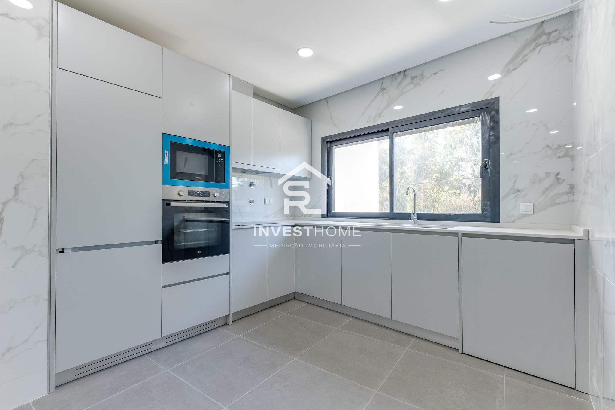 Andar Moradia T3 duplex | 3 Frentes|1º Piso | Rooftop| Box 