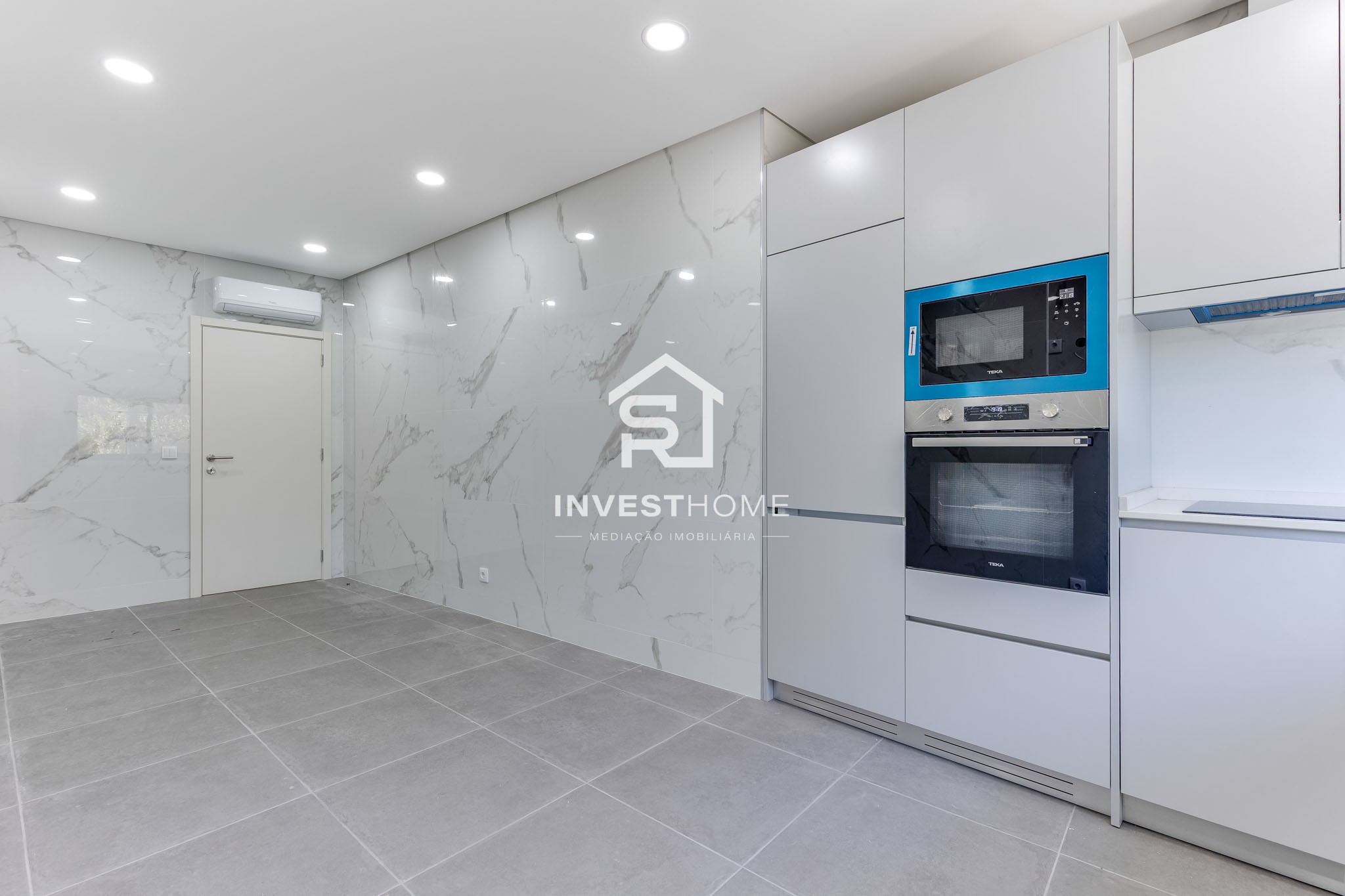Andar Moradia T3 duplex | 3 Frentes|1º Piso | Rooftop| Box 