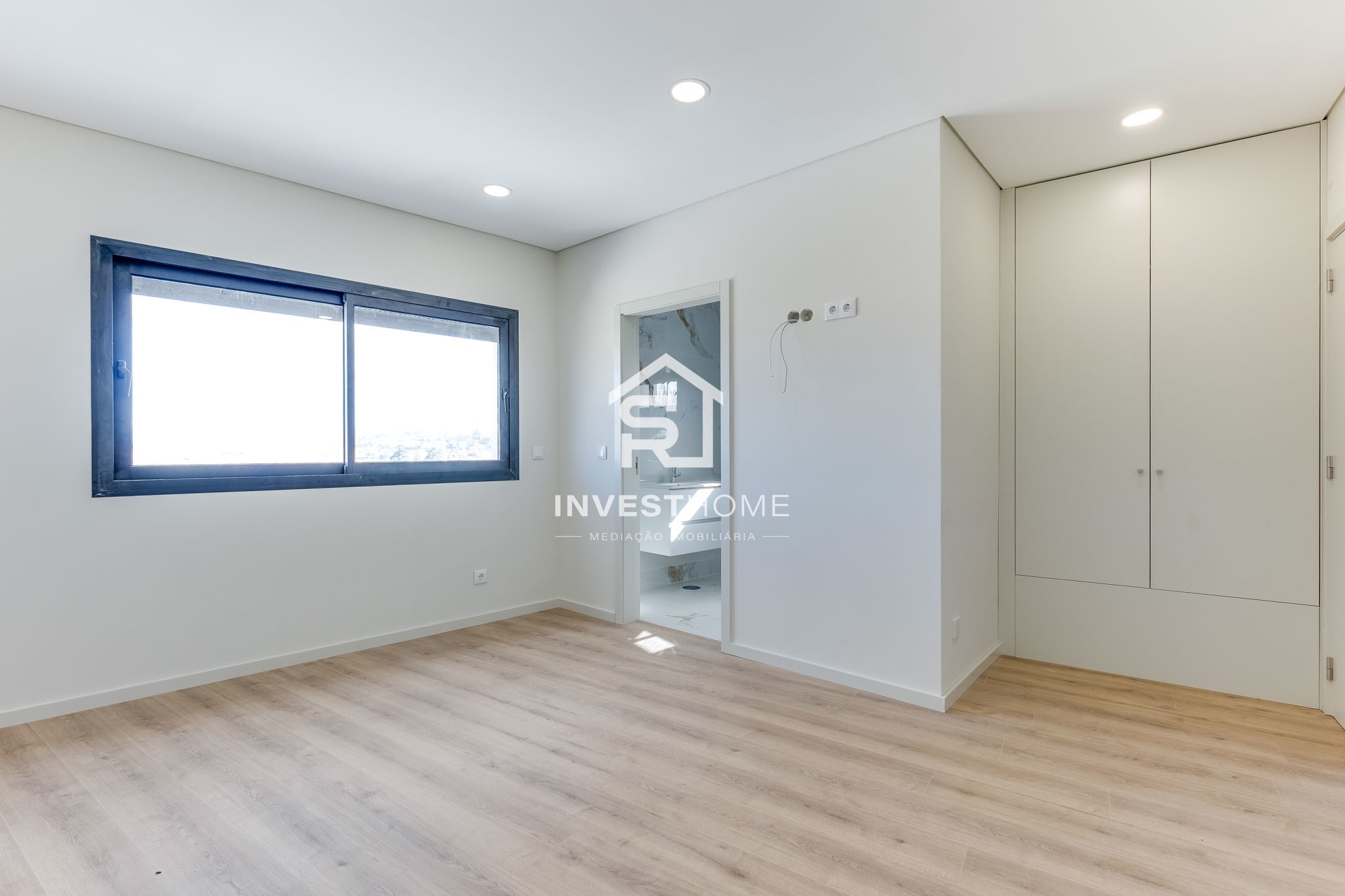 Andar Moradia T3 duplex | 3 Frentes|1º Piso | Rooftop| Box 