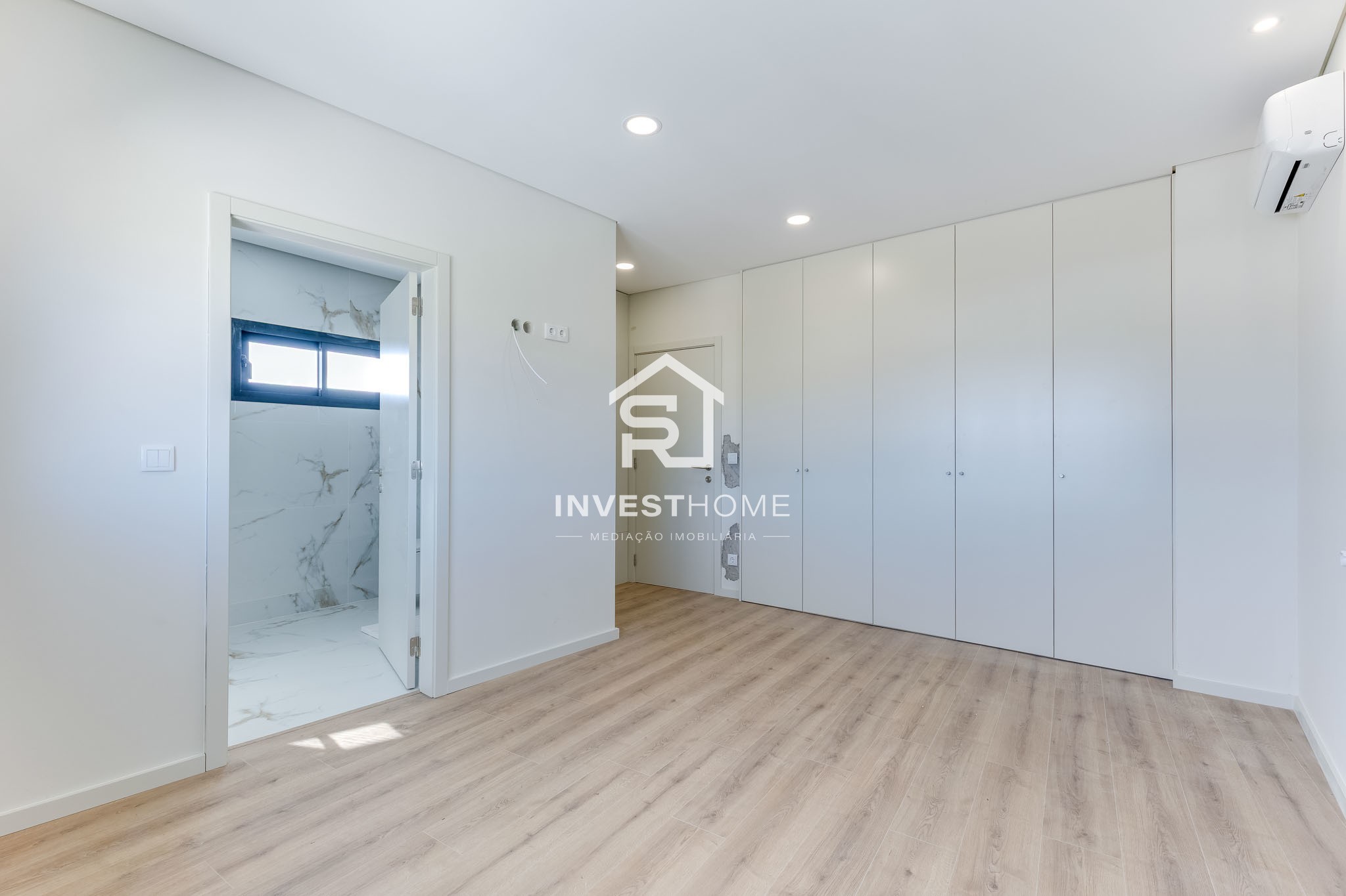 Andar Moradia T3 duplex | 3 Frentes|1º Piso | Rooftop| Box 