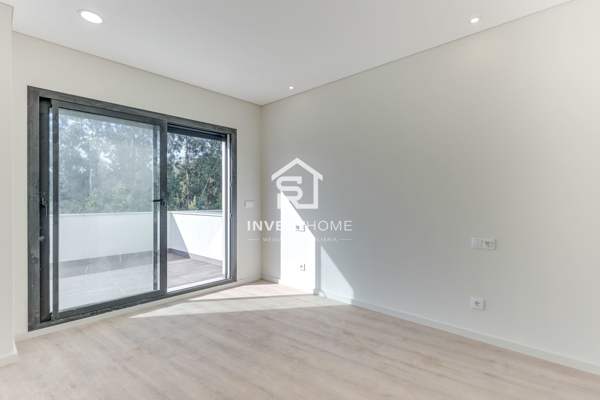 Andar Moradia T3 duplex | 3 Frentes|1º Piso | Rooftop| Box 