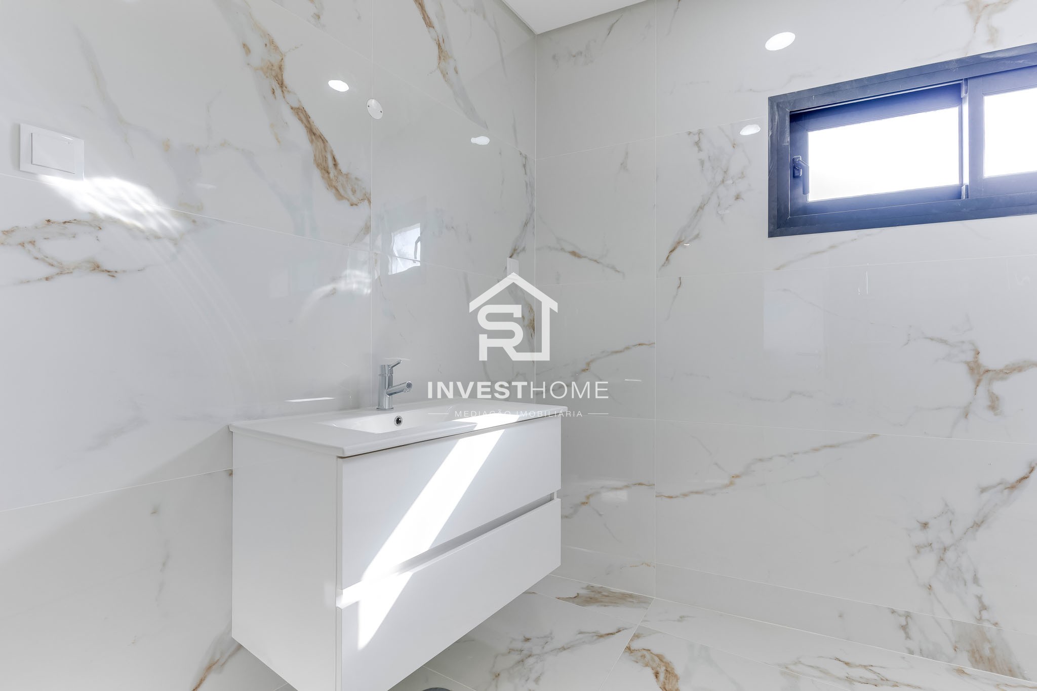 Andar Moradia T3 duplex | 3 Frentes|1º Piso | Rooftop| Box 