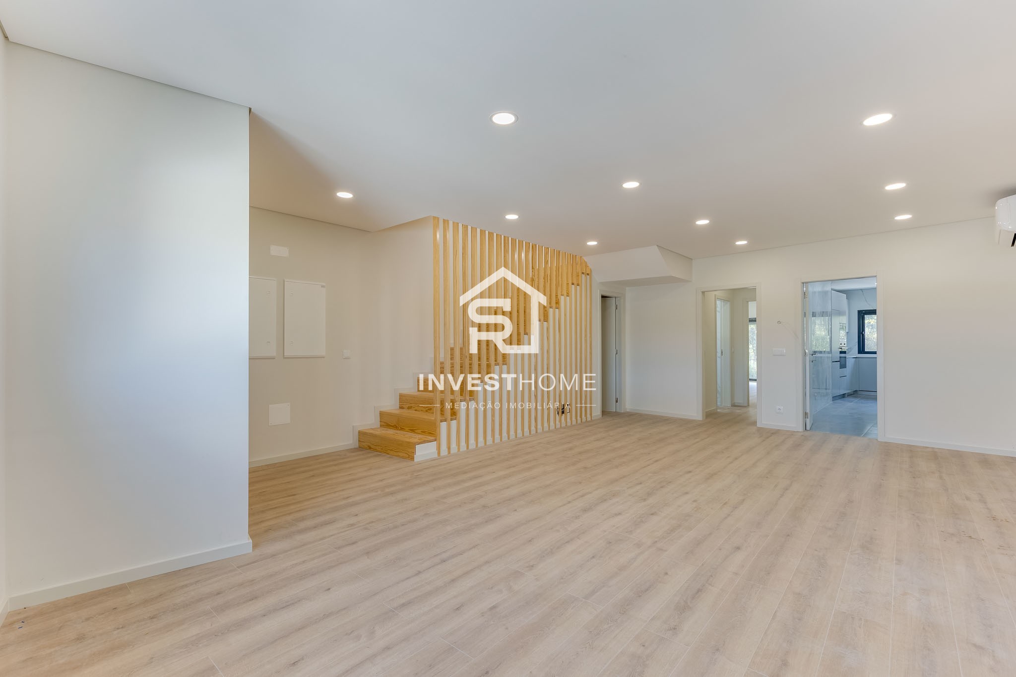 Andar Moradia T3 duplex | 3 Frentes|1º Piso | Rooftop| Box 