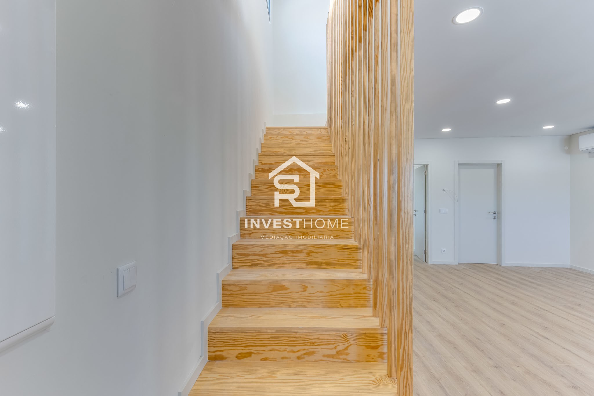 Andar Moradia T3 duplex | 3 Frentes|1º Piso | Rooftop| Box 