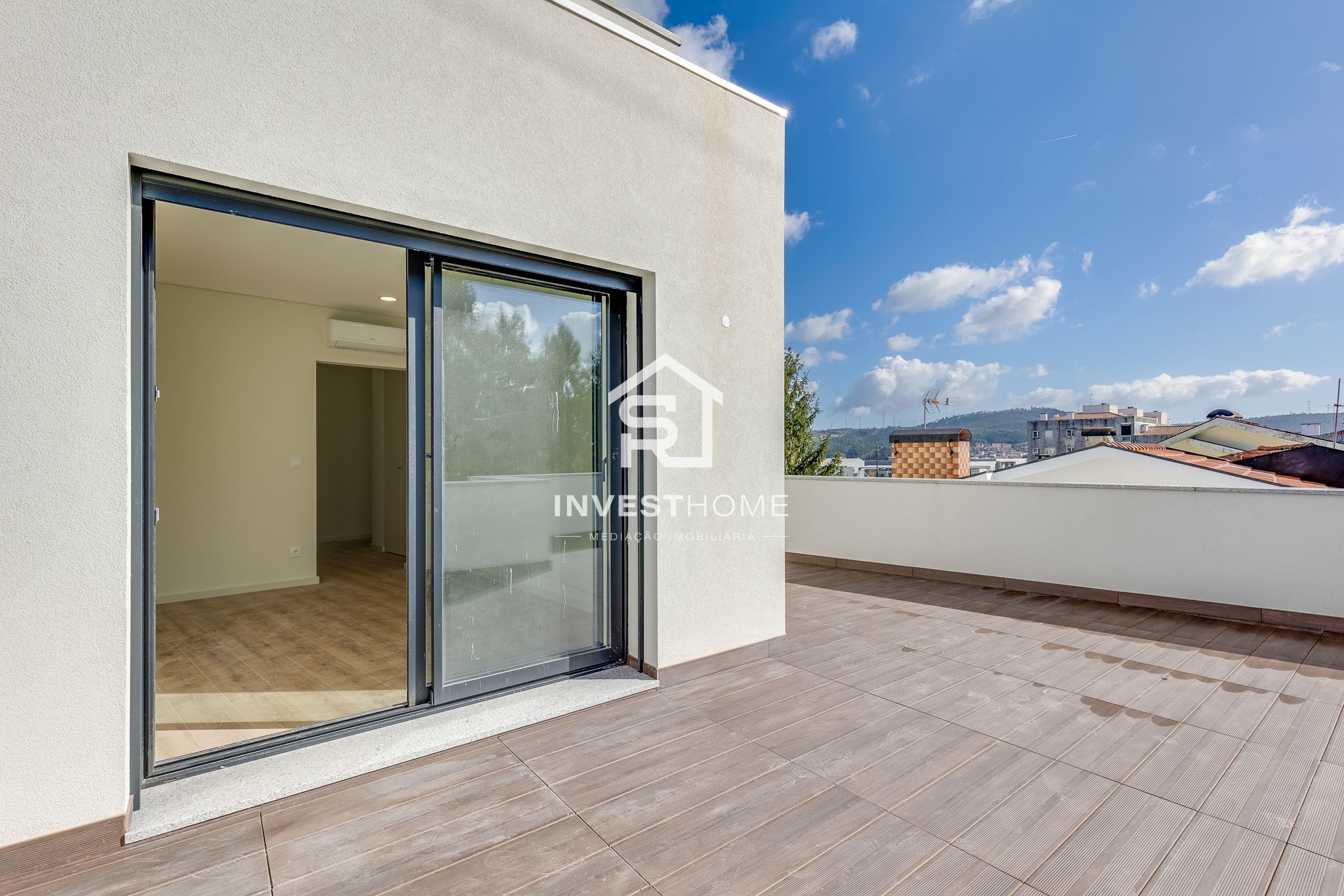 Andar Moradia T3 duplex | 3 Frentes|1º Piso | Rooftop| Box 