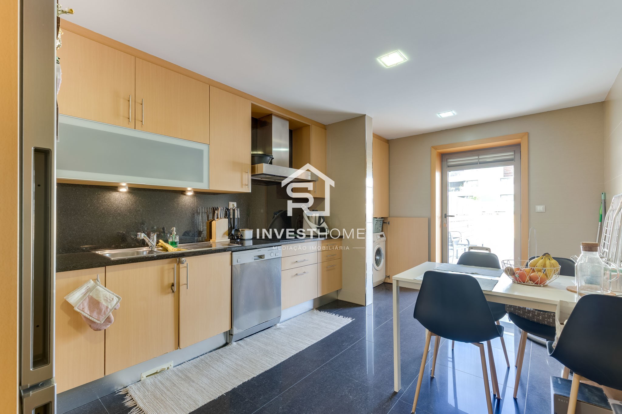 Apartamento T1 | Mobilado e Equipado | Terraço | Lugar garagem