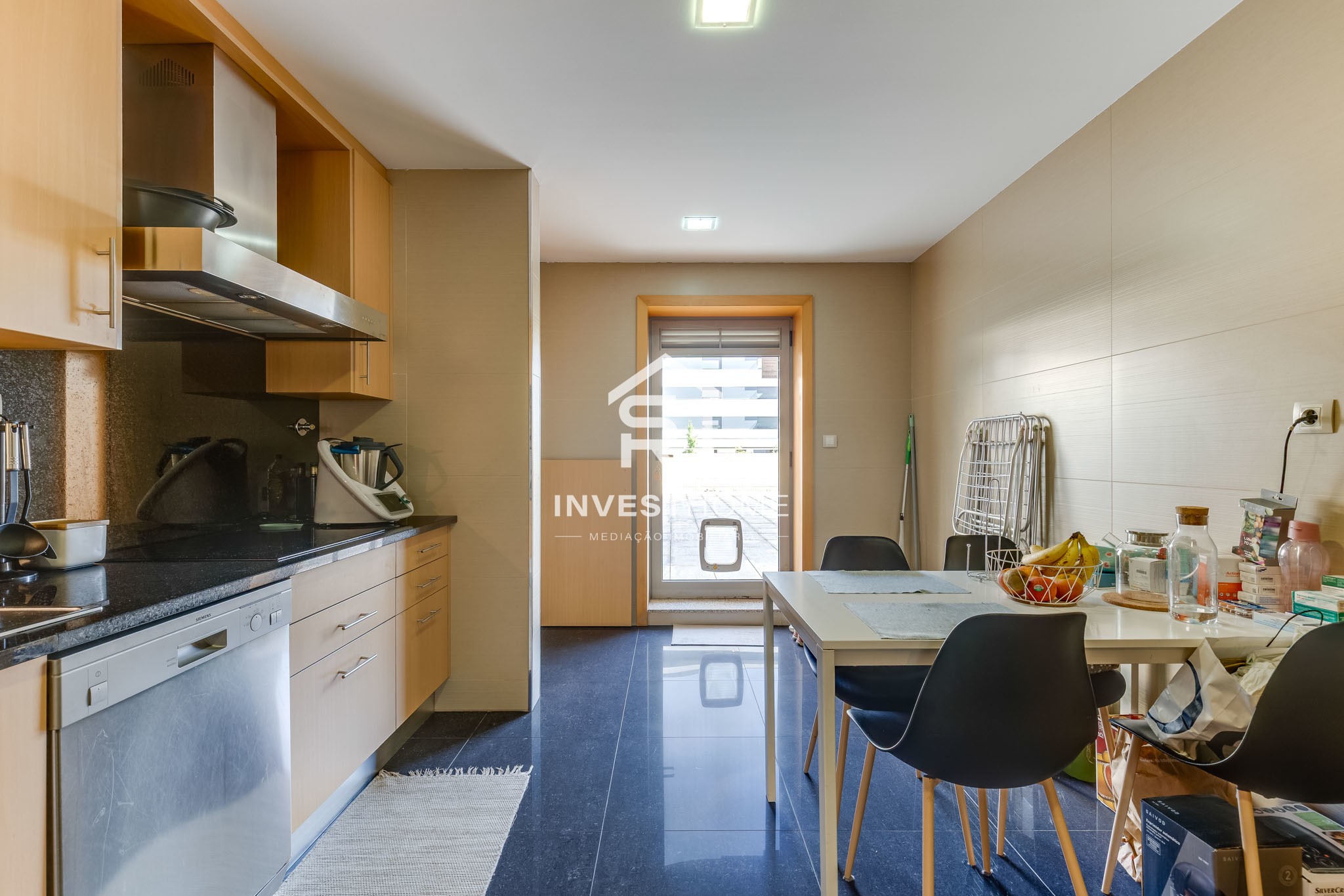 Apartamento T1 | Mobilado e Equipado | Terraço | Lugar garagem