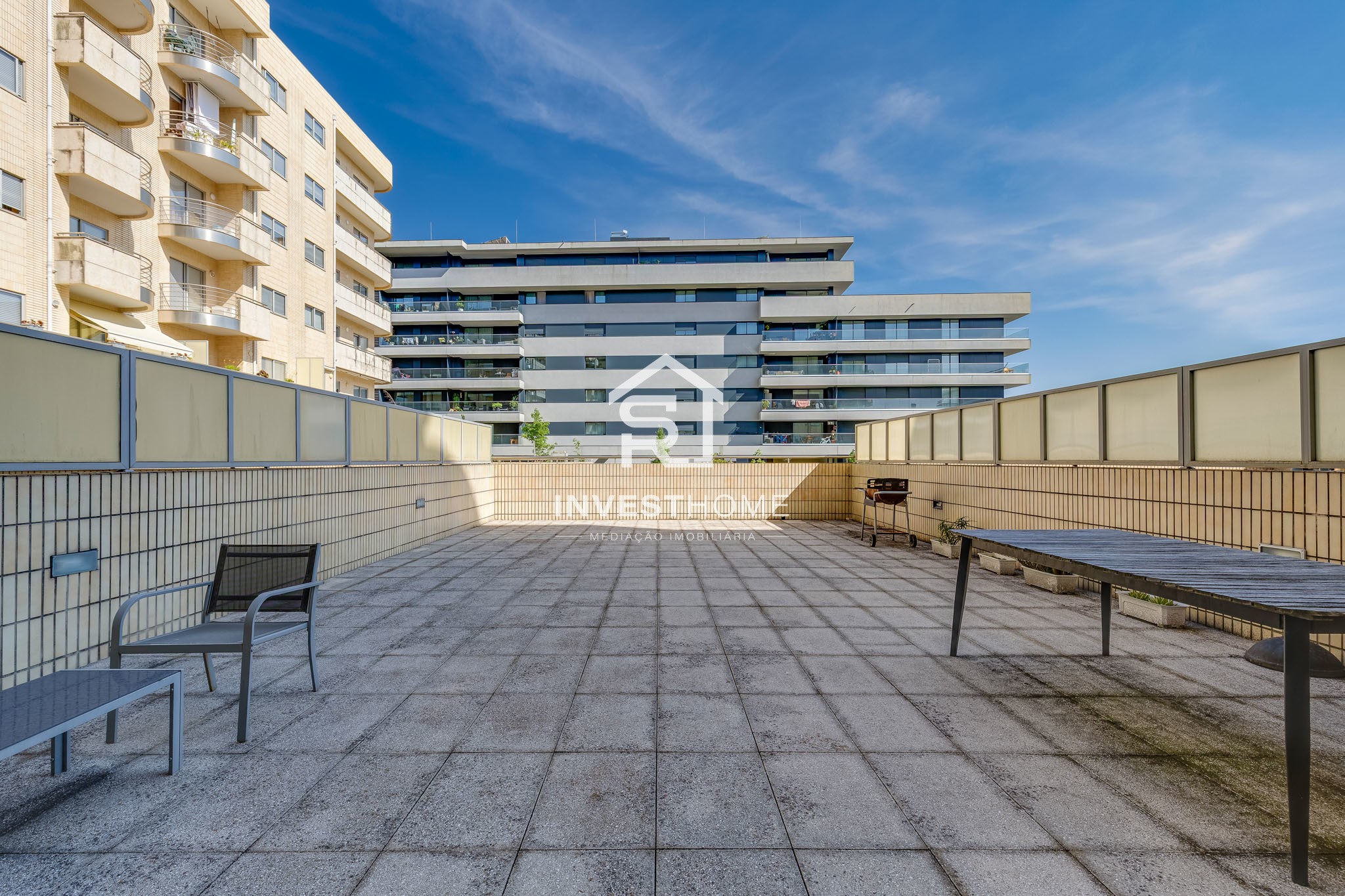 Apartamento T1 | Mobilado e Equipado | Terraço | Lugar garagem