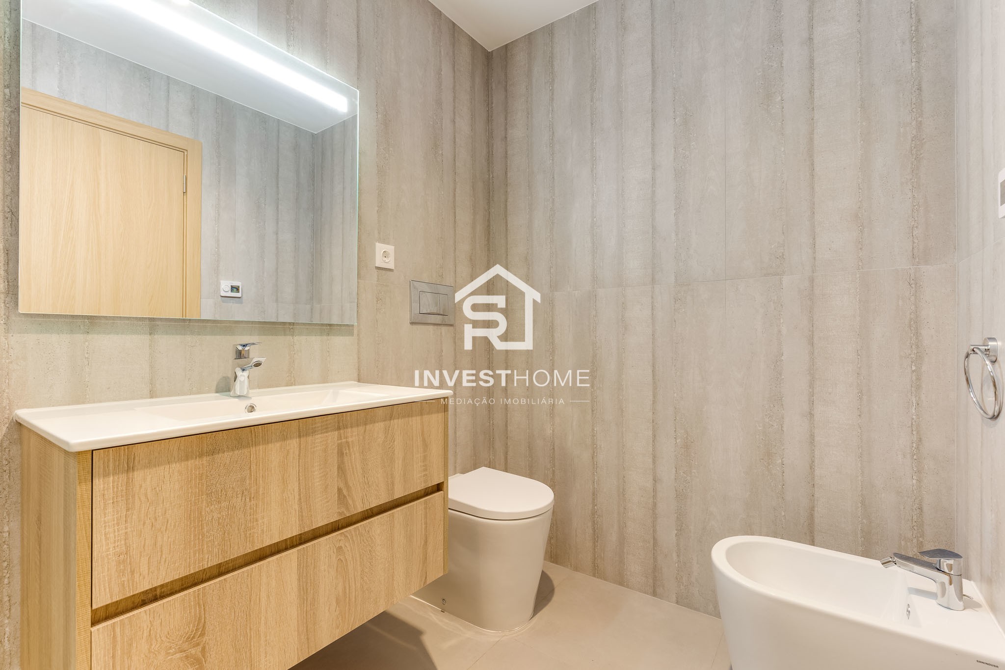 Apartamento T1 | Novo a estrear | Mobilado e Equipado | Lug Garagem