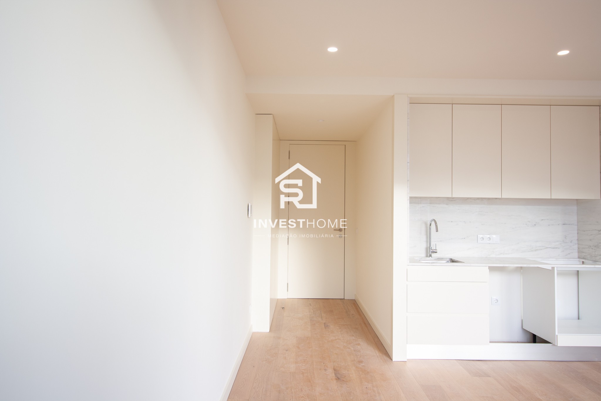 Apartamento T1 | Novo | Varanda | Poente | Metro Casa da Música | Boavista 