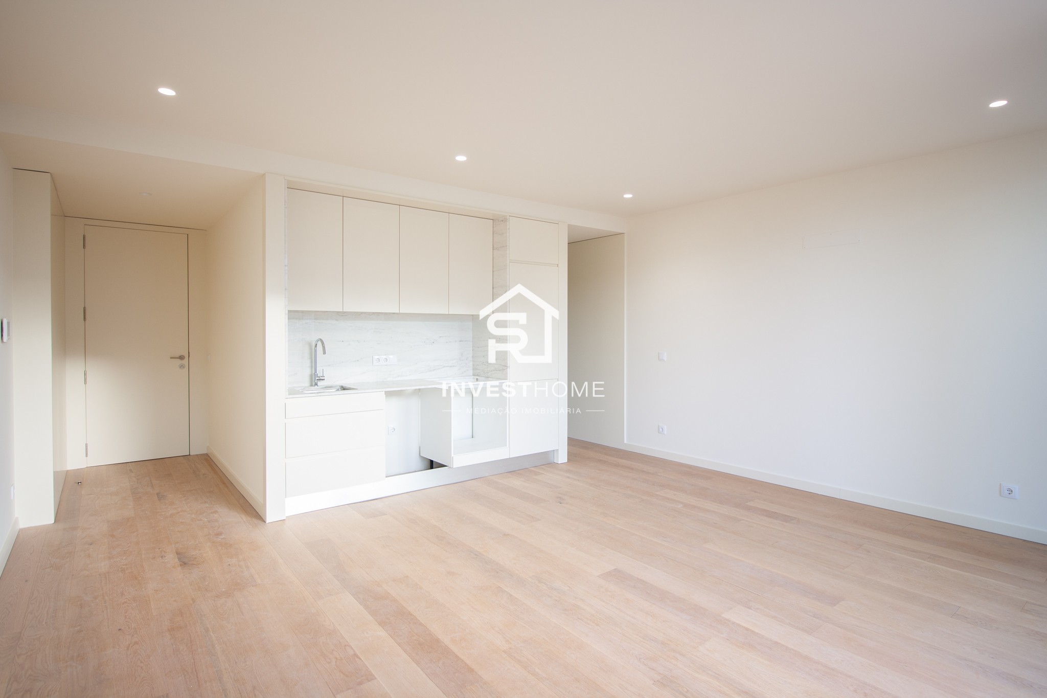 Apartamento T1 | Novo | Varanda | Poente | Metro Casa da Música | Boavista 