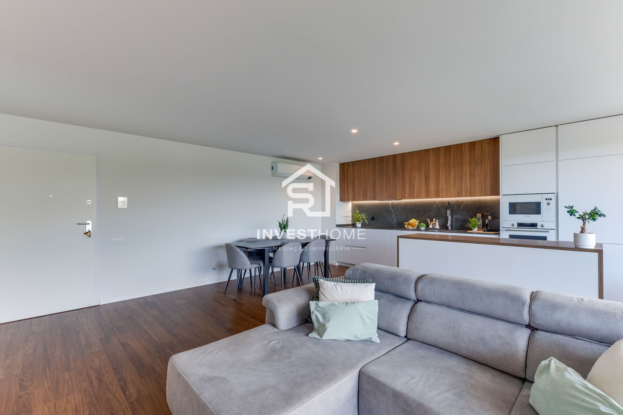 Apartamento T2 | 2024 | Como novo | Varanda | Lug Garagem
