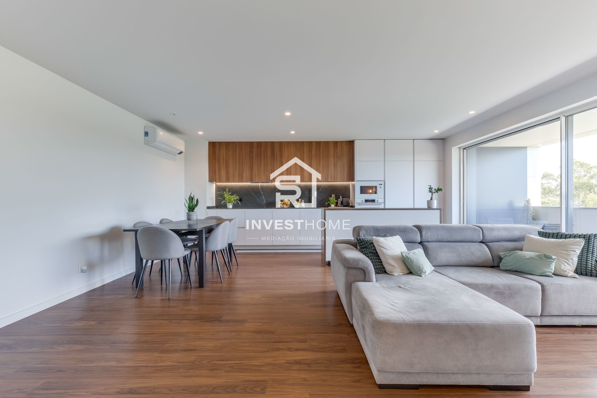 Apartamento T2 | 2024 | Como novo | Varanda | Lug Garagem