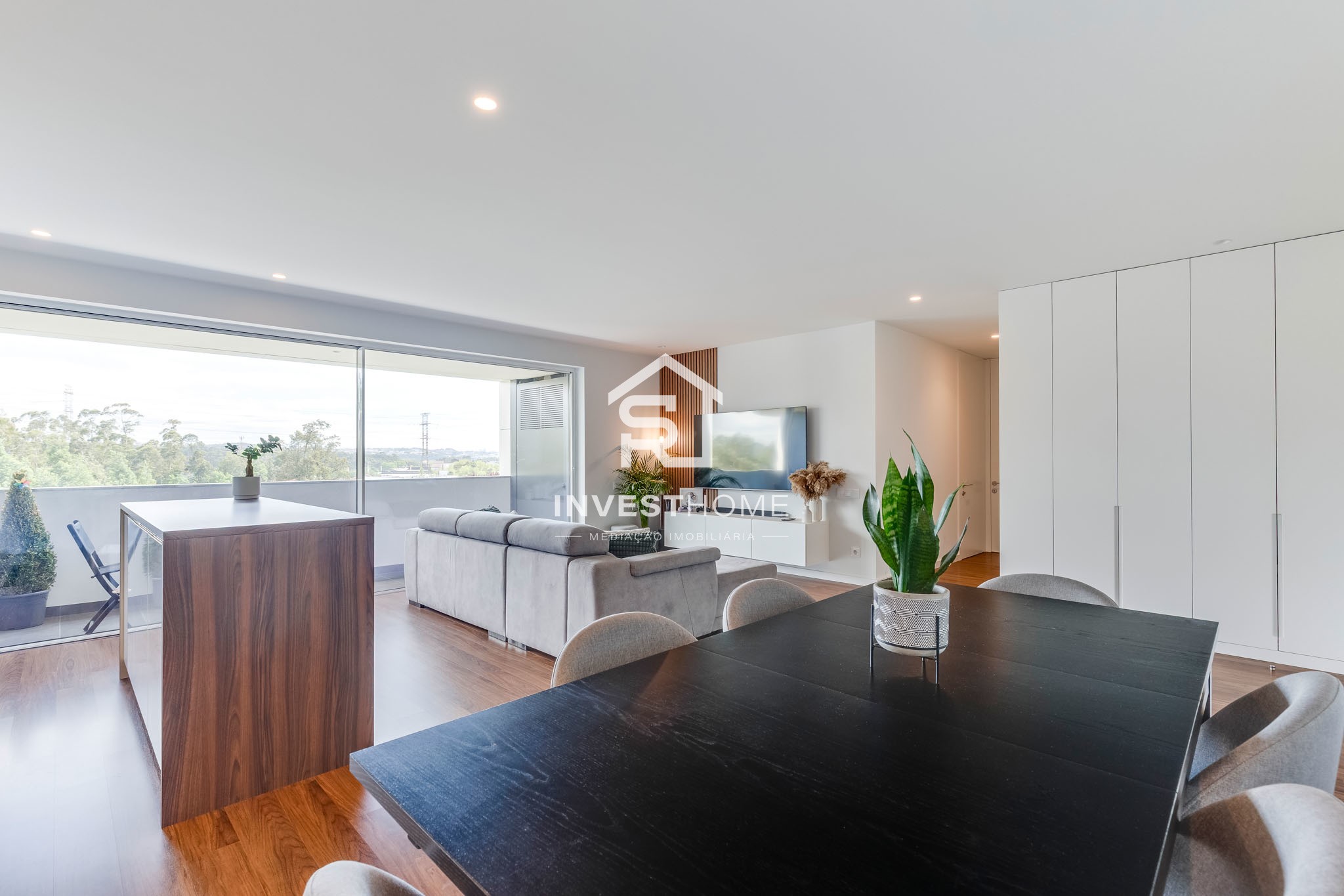 Apartamento T2 | 2024 | Como novo | Varanda | Lug Garagem
