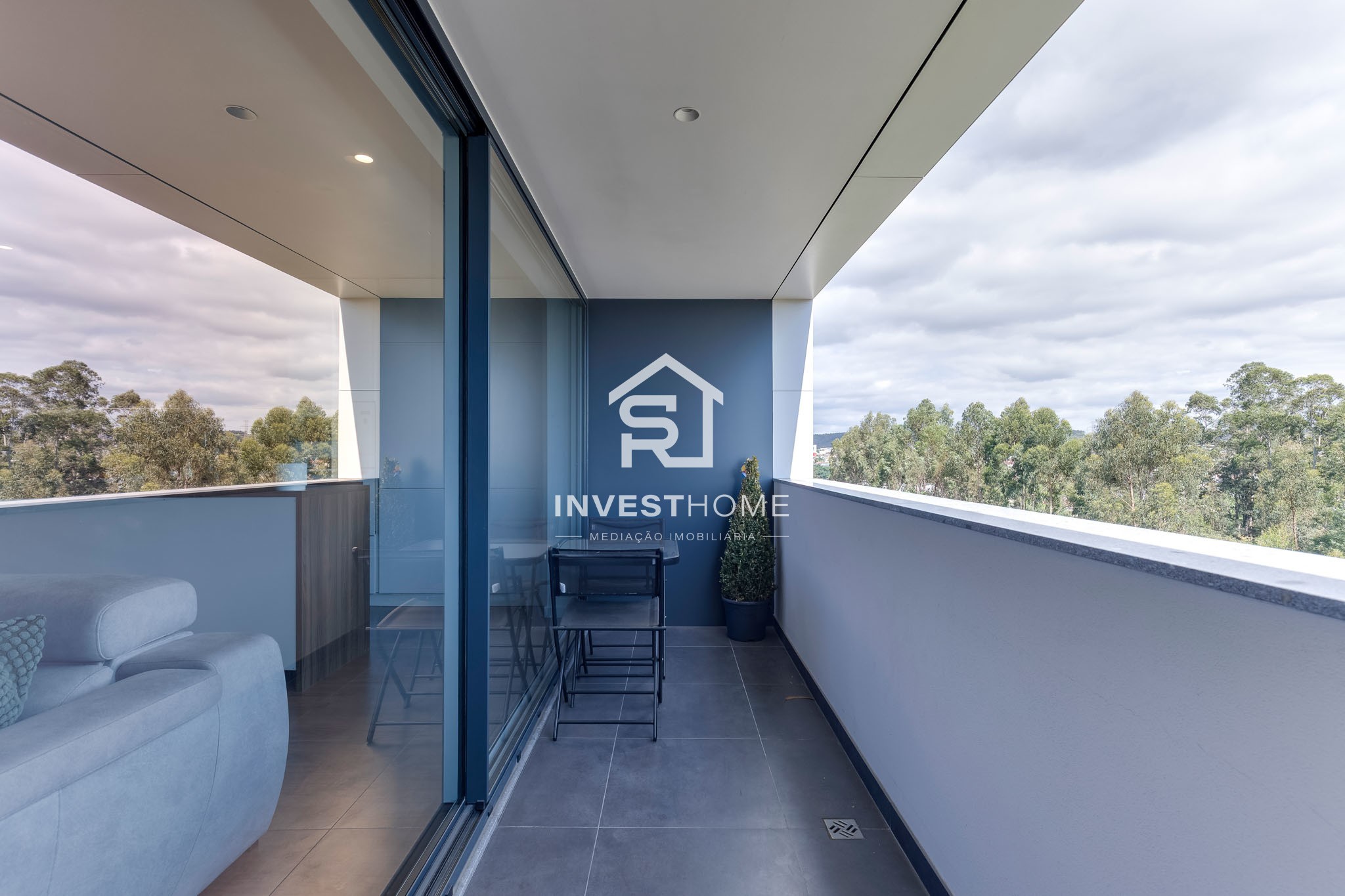 Apartamento T2 | 2024 | Como novo | Varanda | Lug Garagem