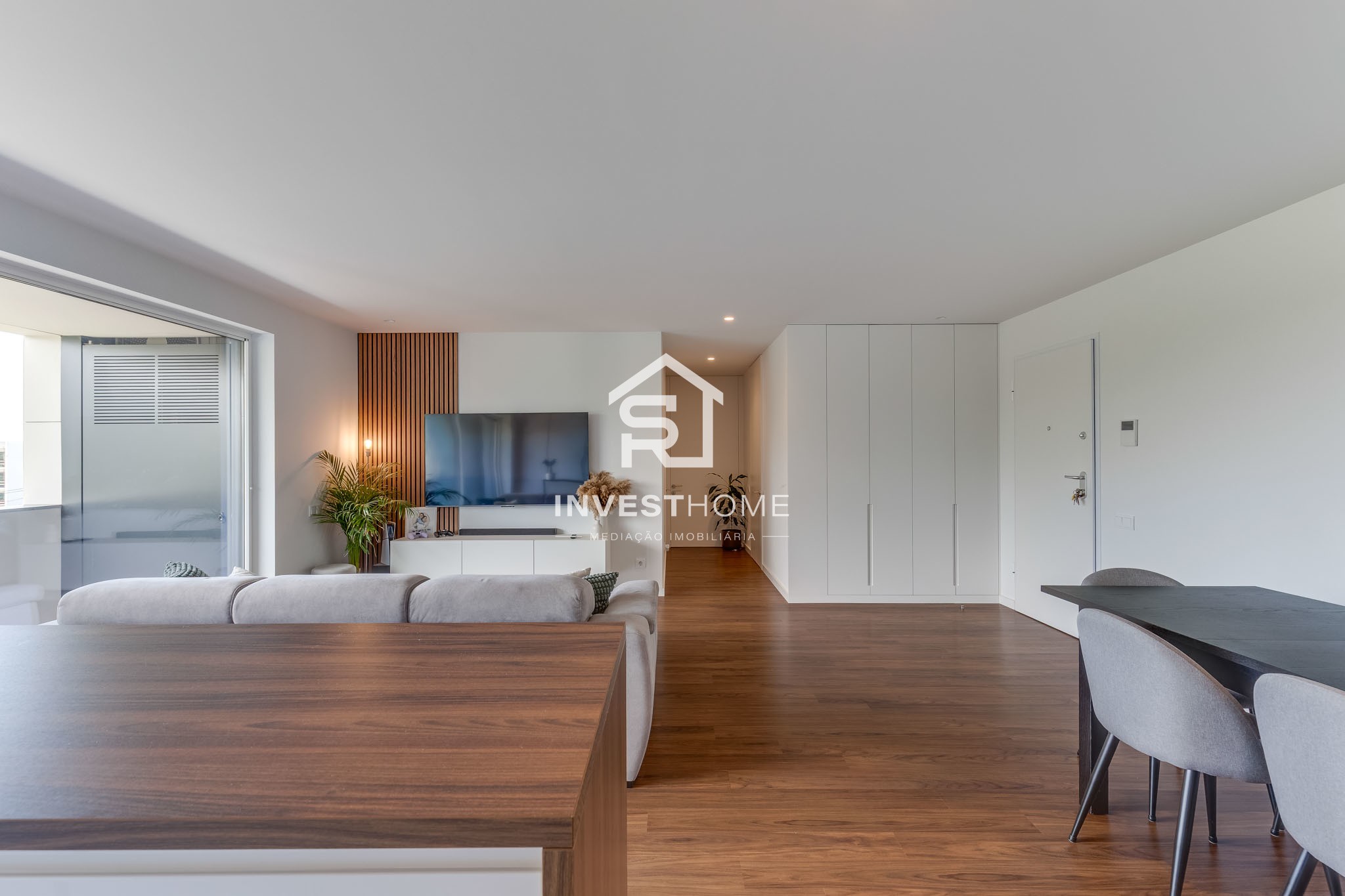 Apartamento T2 | 2024 | Como novo | Varanda | Lug Garagem