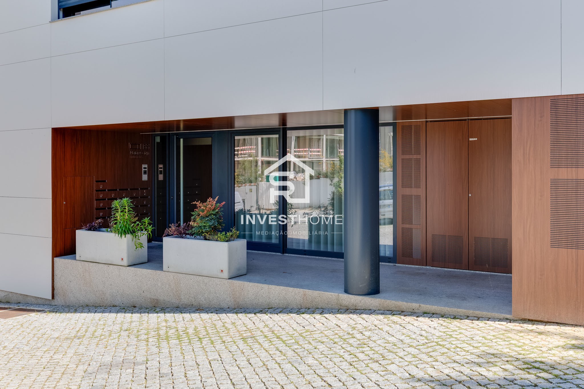 Apartamento T2 | 2024 | Como novo | Varanda | Lug Garagem