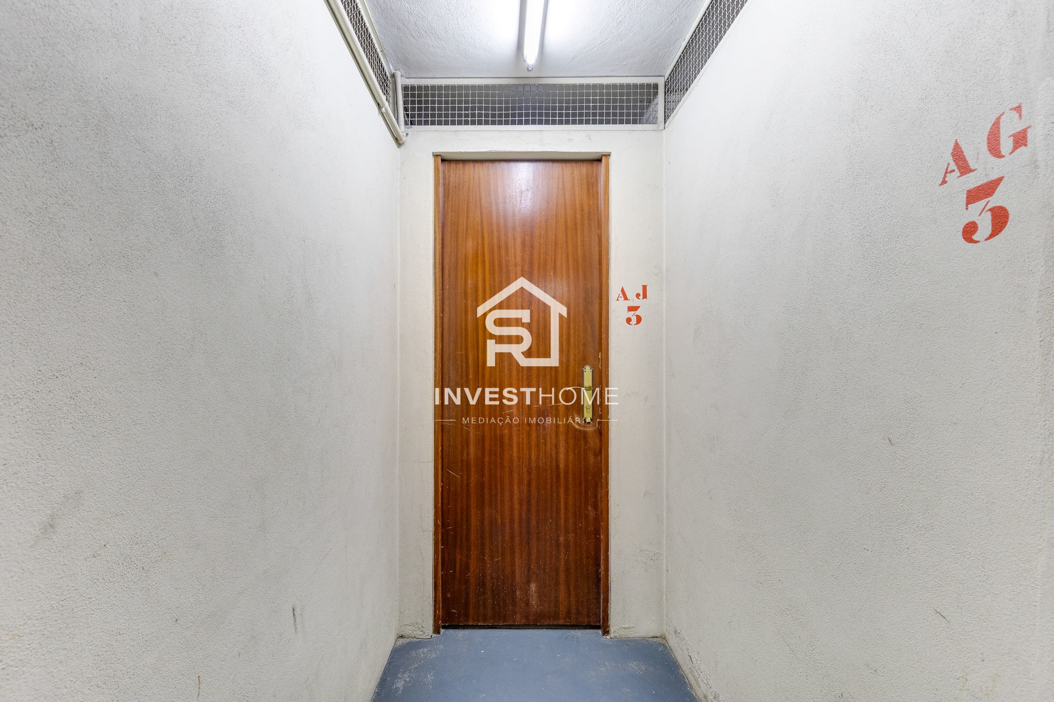 Apartamento T2 | A 350 m da Estação de Metro | Lug. Garagem e Arrumos | Excelente estado conservação