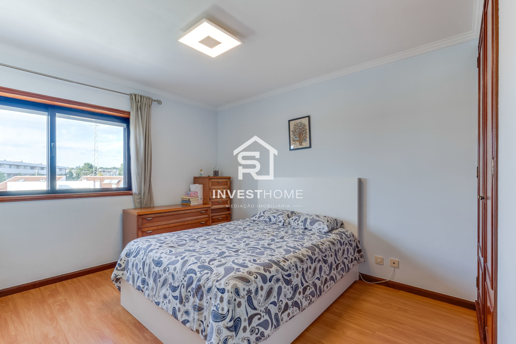 Apartamento T2 | A 350 m da Estação de Metro | Lug. Garagem e Arrumos | Excelente estado conservação