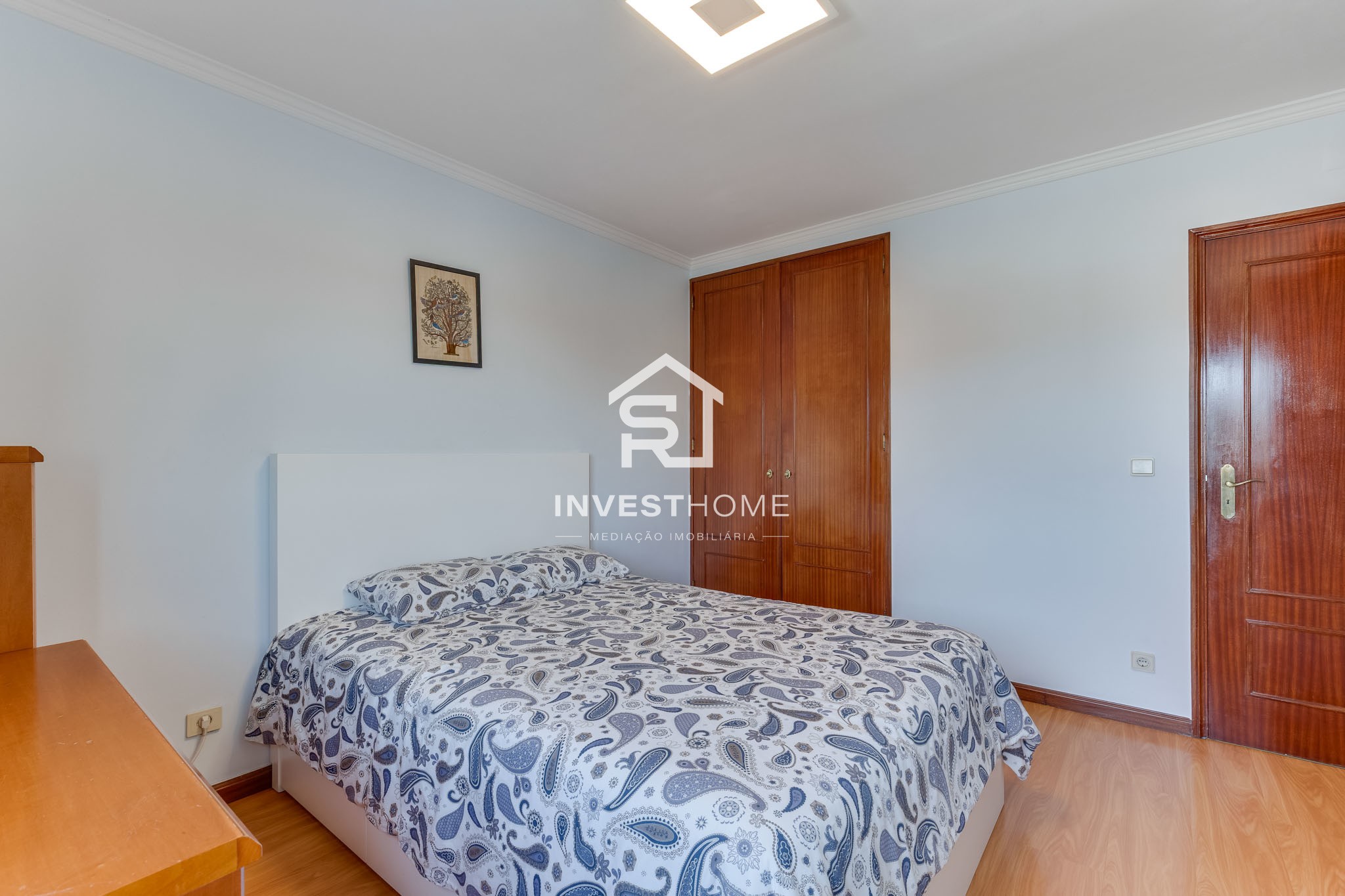 Apartamento T2 | A 350 m da Estação de Metro | Lug. Garagem e Arrumos | Excelente estado conservação