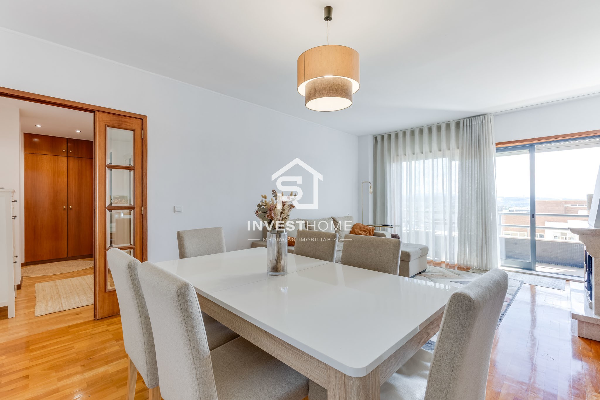 Apartamento T2 | Boas áreas | Varanda | 2 Lugares Garagem