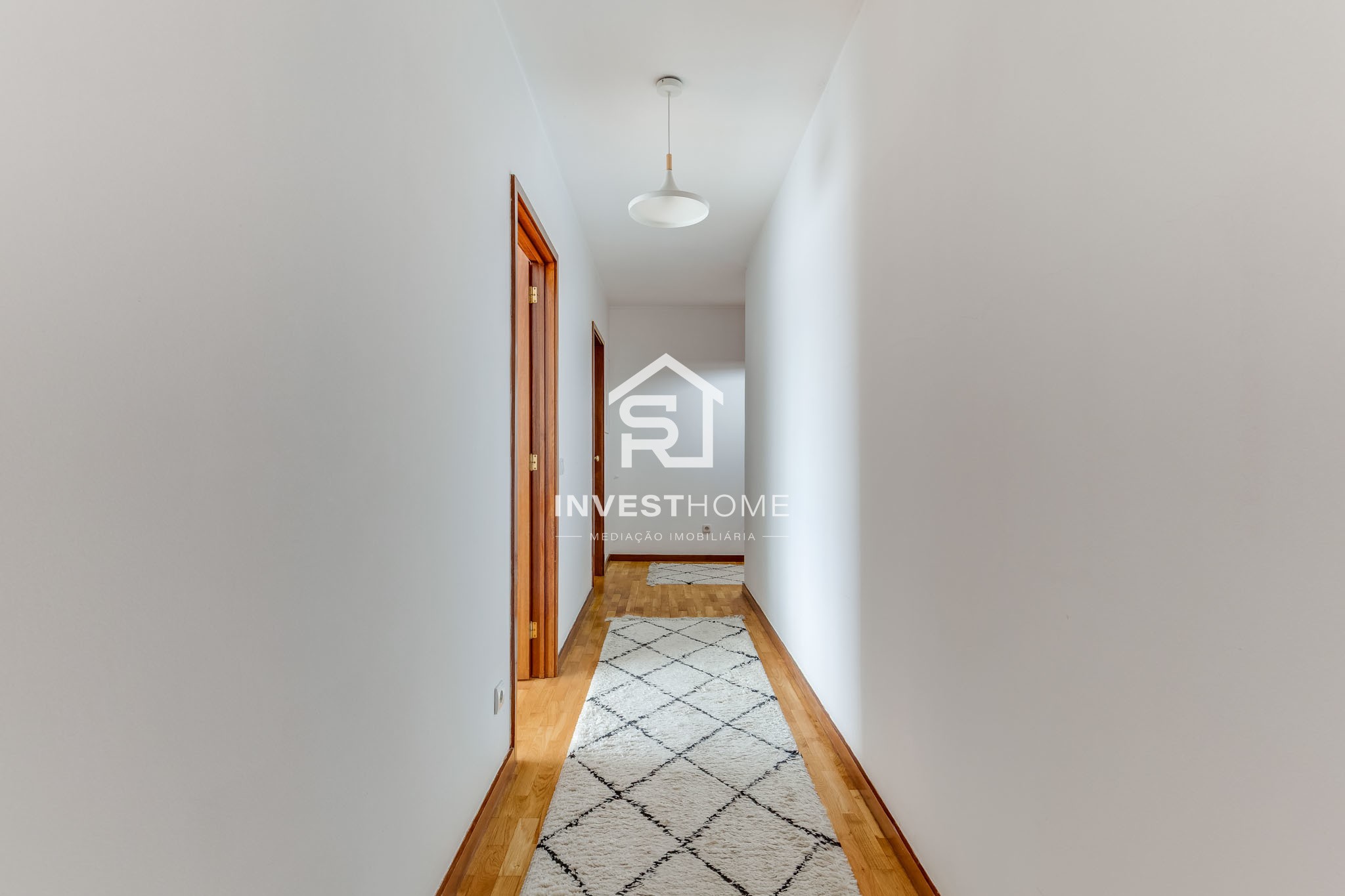 Apartamento T2 | Boas áreas | Varanda | 2 Lugares Garagem