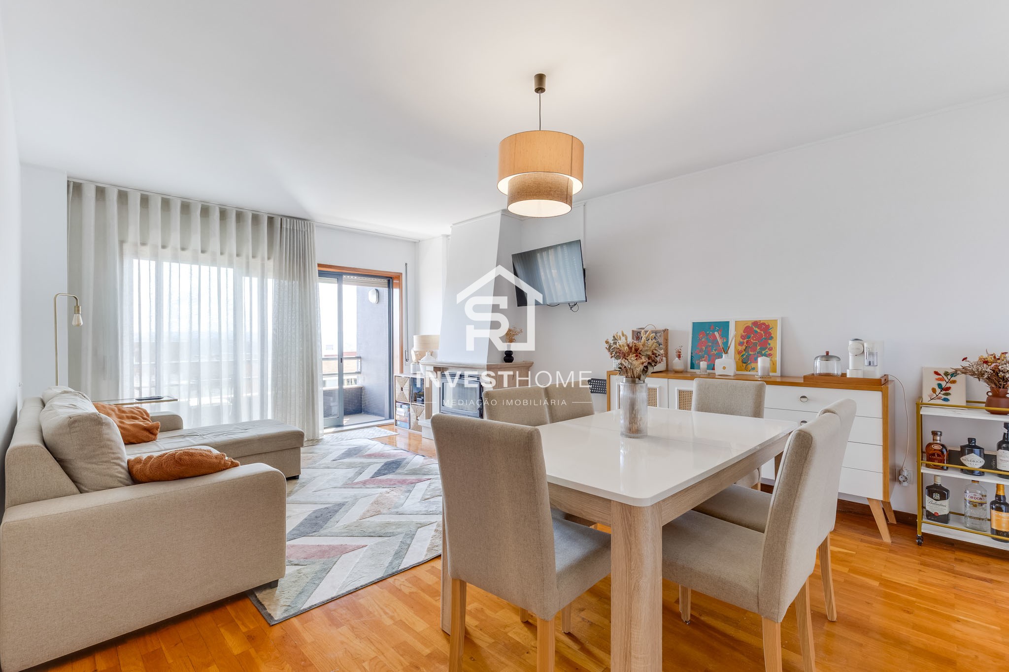 Apartamento T2 | Boas áreas | Varanda | 2 Lugares Garagem