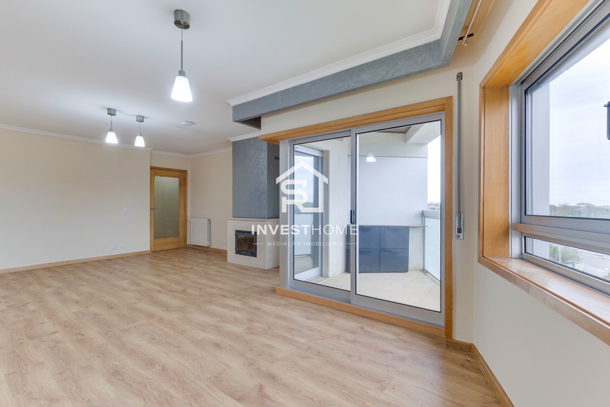 Apartamento T2 | Metro do Lidador | Varanda | Jardins | Lug. Garagem | Arrumos