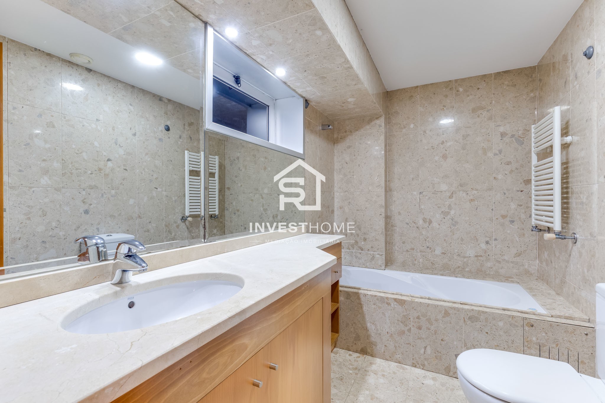 Apartamento T2 | Metro do Lidador | Varanda | Jardins | Lug. Garagem | Arrumos
